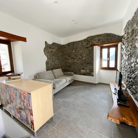 Independent Stone House With Lake View 穆索 外观 照片