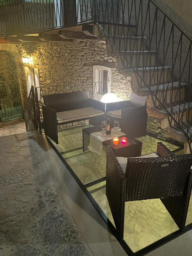 Independent Stone House With Lake View 穆索 外观 照片